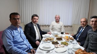 Başkan Aydın, Ayaz ailesinin iftar sofrasına konuk oldu