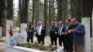 Edremit Belediyesi’nden Şehitliklerde Anlamlı Çalışma